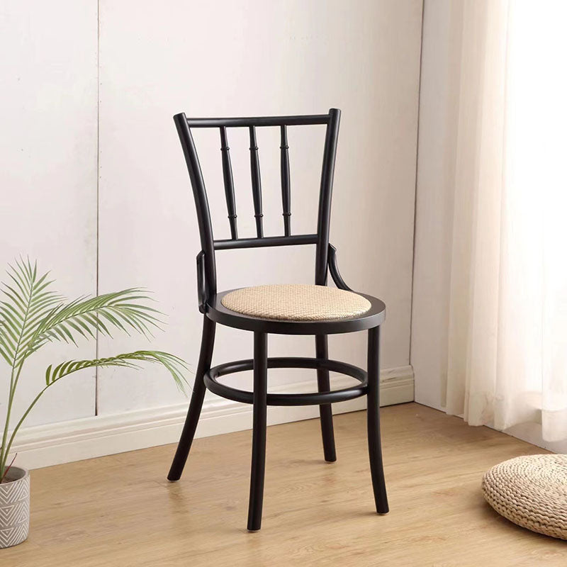 Traditionelle runde Vintage-Esszimmerstuhl-Rückenlehne aus zylindrischem Lindenholz mit Rattan-Optik für das Wohnzimmer 
