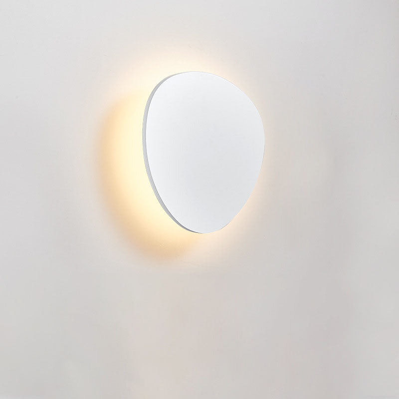 Applique murale LED triangulaire ronde en aluminium acrylique scandinave contemporaine pour chambre 