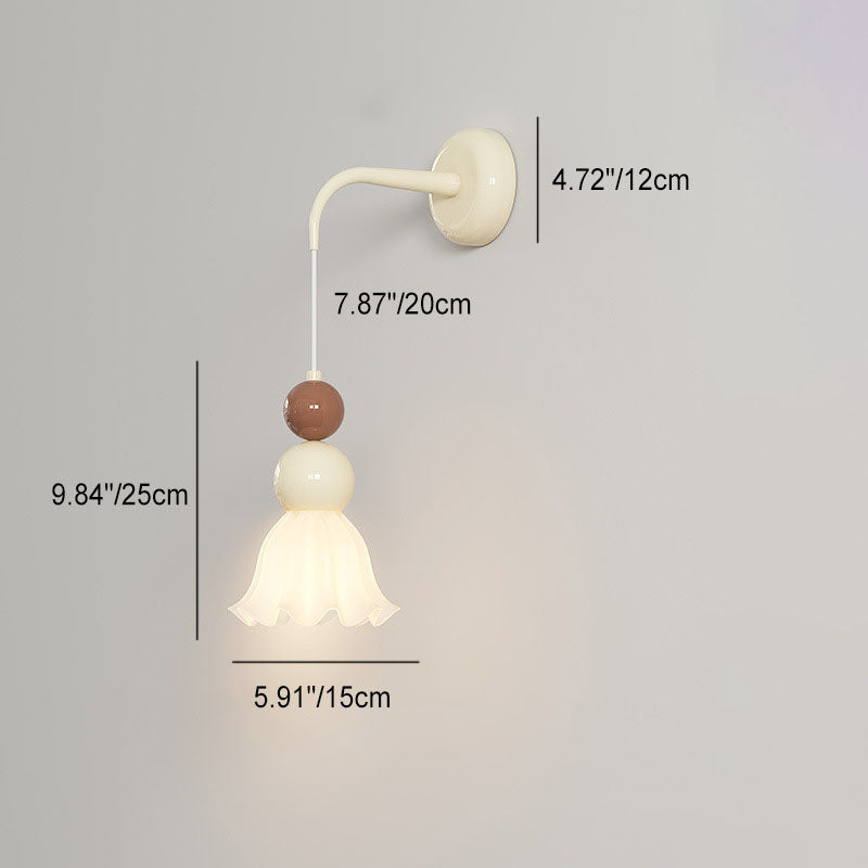 مصباح حائط بتصميم حديث بسيط مع زجاج على شكل قرع دائري وبتلات معدنية بضوء واحد لغرفة النوم 
