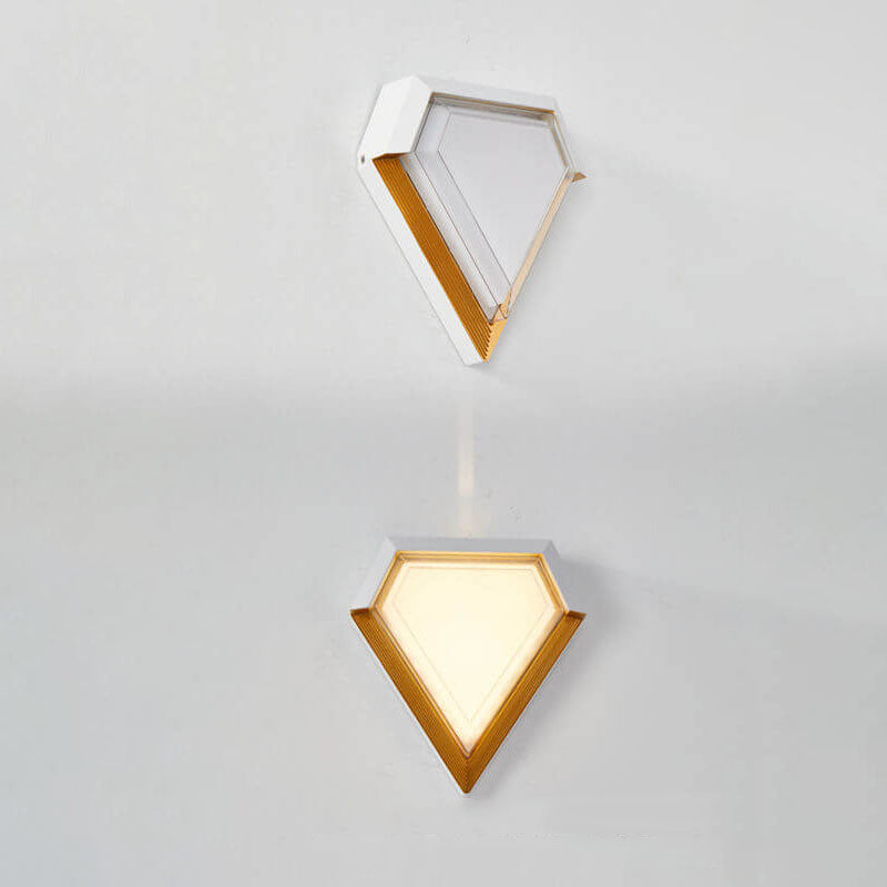 Lampe murale étanche LED en forme de diamant avec bouclier en cœur acrylique créatif 