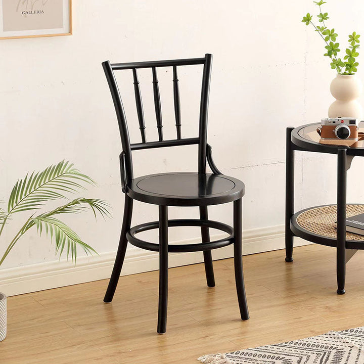 Traditionelle runde Vintage-Esszimmerstuhl-Rückenlehne aus zylindrischem Lindenholz mit Rattan-Optik für das Wohnzimmer 