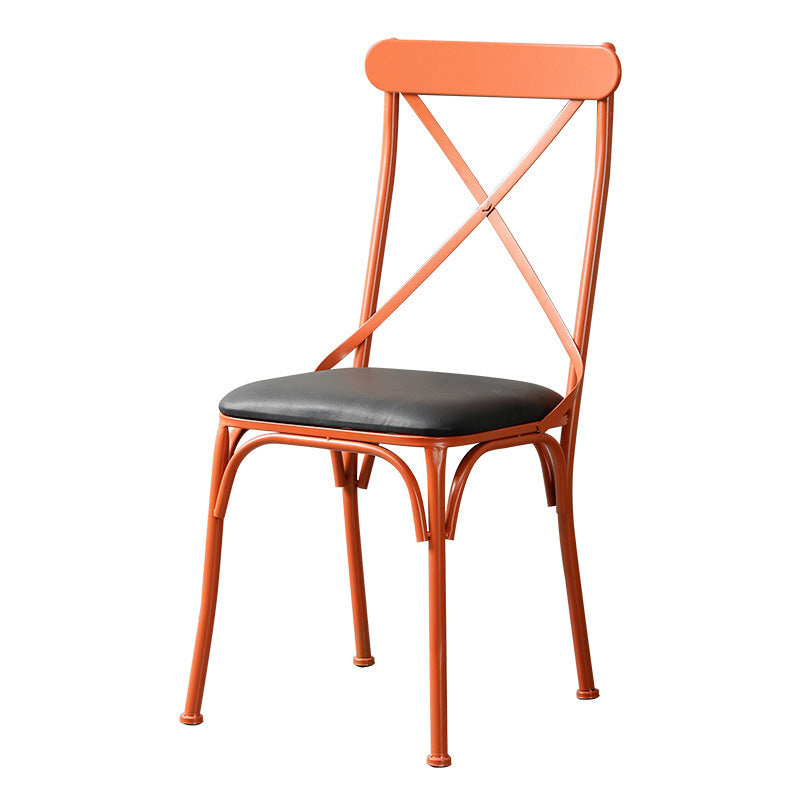 Ensemble de chaises et table de salle à manger en cuir industriel contemporain, bois, fer, avec dossier en forme de X pour salle à manger 