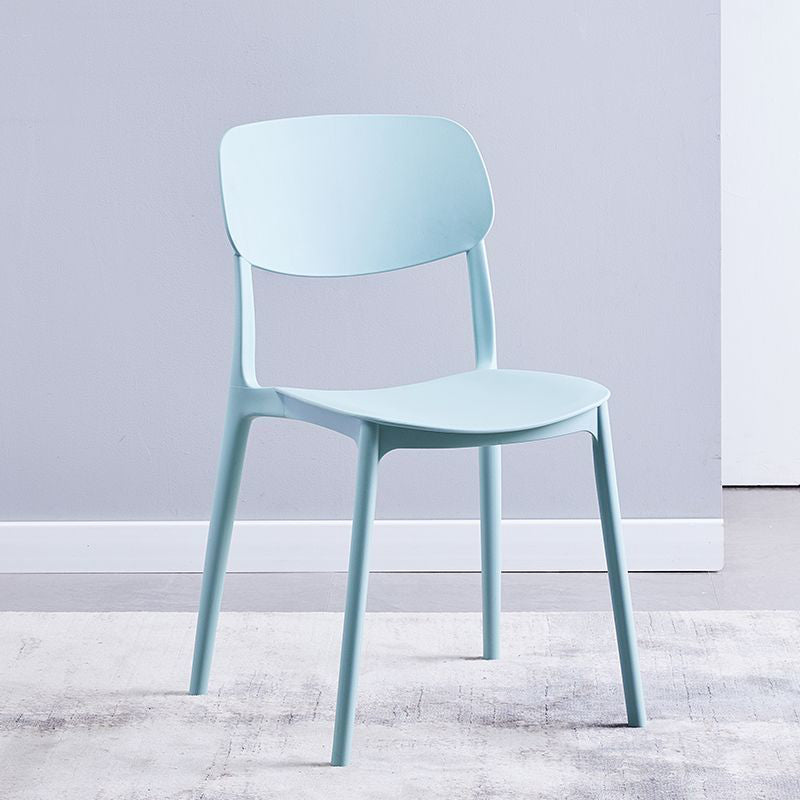Chaise de salle à manger empilable carrée en plastique macaron nordique contemporain avec dossier ouvert pour salle à manger 