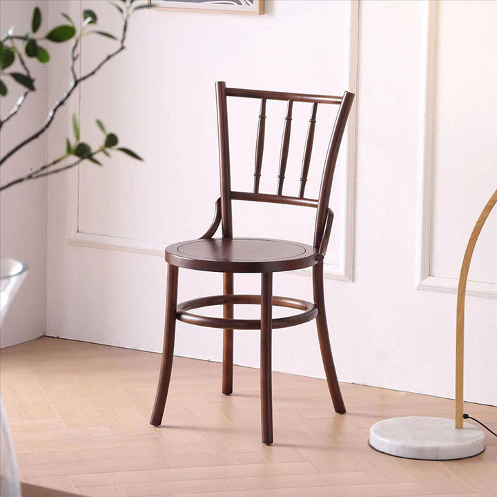 Traditionelle runde Vintage-Esszimmerstuhl-Rückenlehne aus zylindrischem Lindenholz mit Rattan-Optik für das Wohnzimmer 