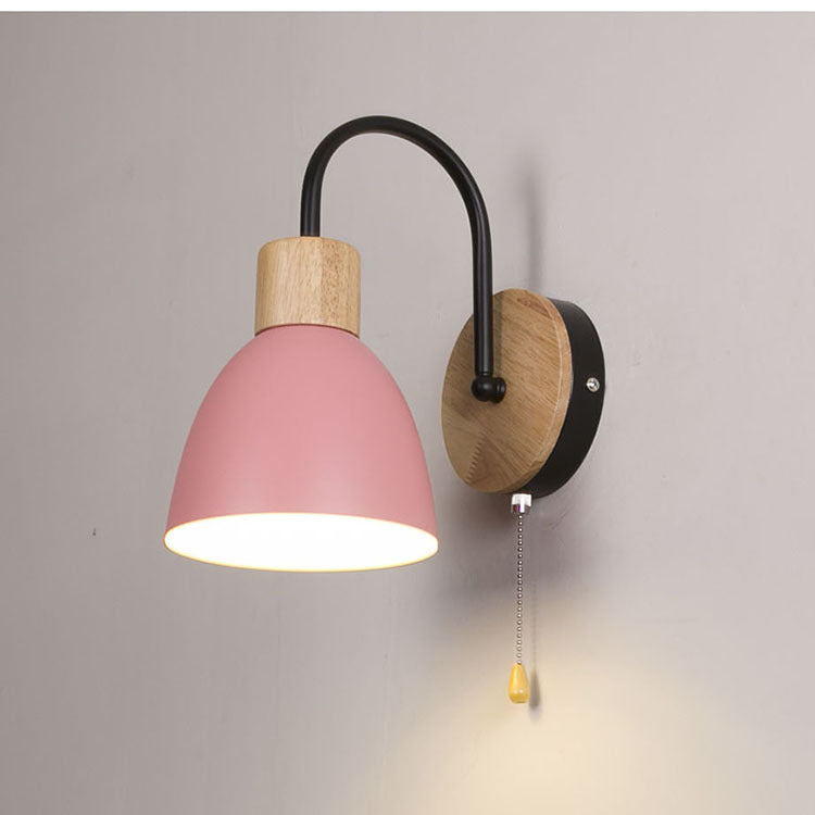 Moderne minimalistische Macaron gebogene Stange Runde Tasse Eisen Holz 1-Licht Wandleuchte Lampe für Schlafzimmer