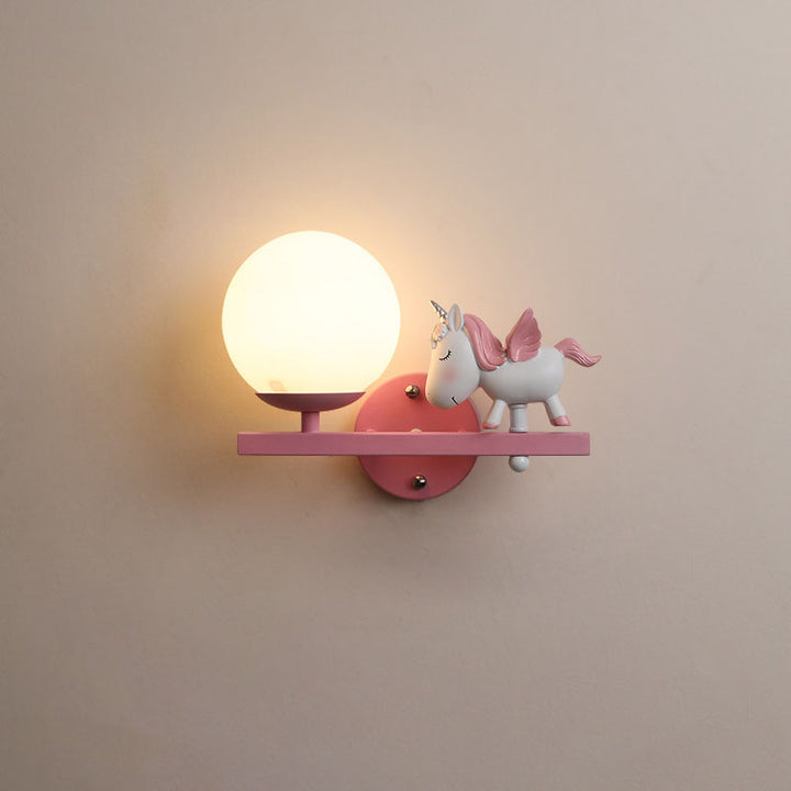 Zeitgenössische kreative Kinder Mädchen Einhorn Kugel Harz Eisen Glas 1-Licht Wandleuchte für Schlafzimmer 