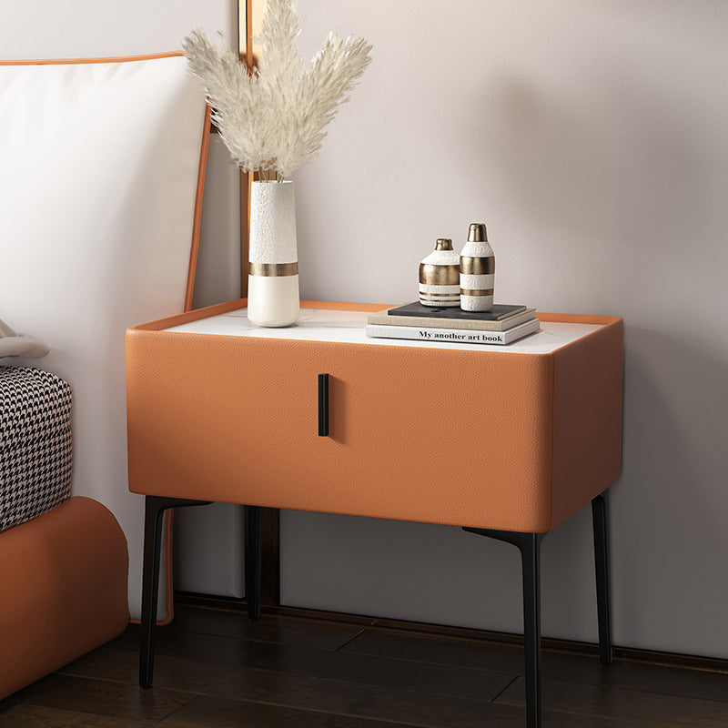 Zeitgenössischer skandinavischer rechteckiger Holz-Leder-Kohlenstoff-Legierungsnachttisch mit 1 Schublade und kabelloser Handy-Ladestation für das Bett 