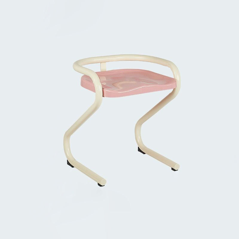 Chaise de salle à manger moderne mi-siècle avec cadre incurvé en plastique ABS et métal, dossier et accoudoirs 