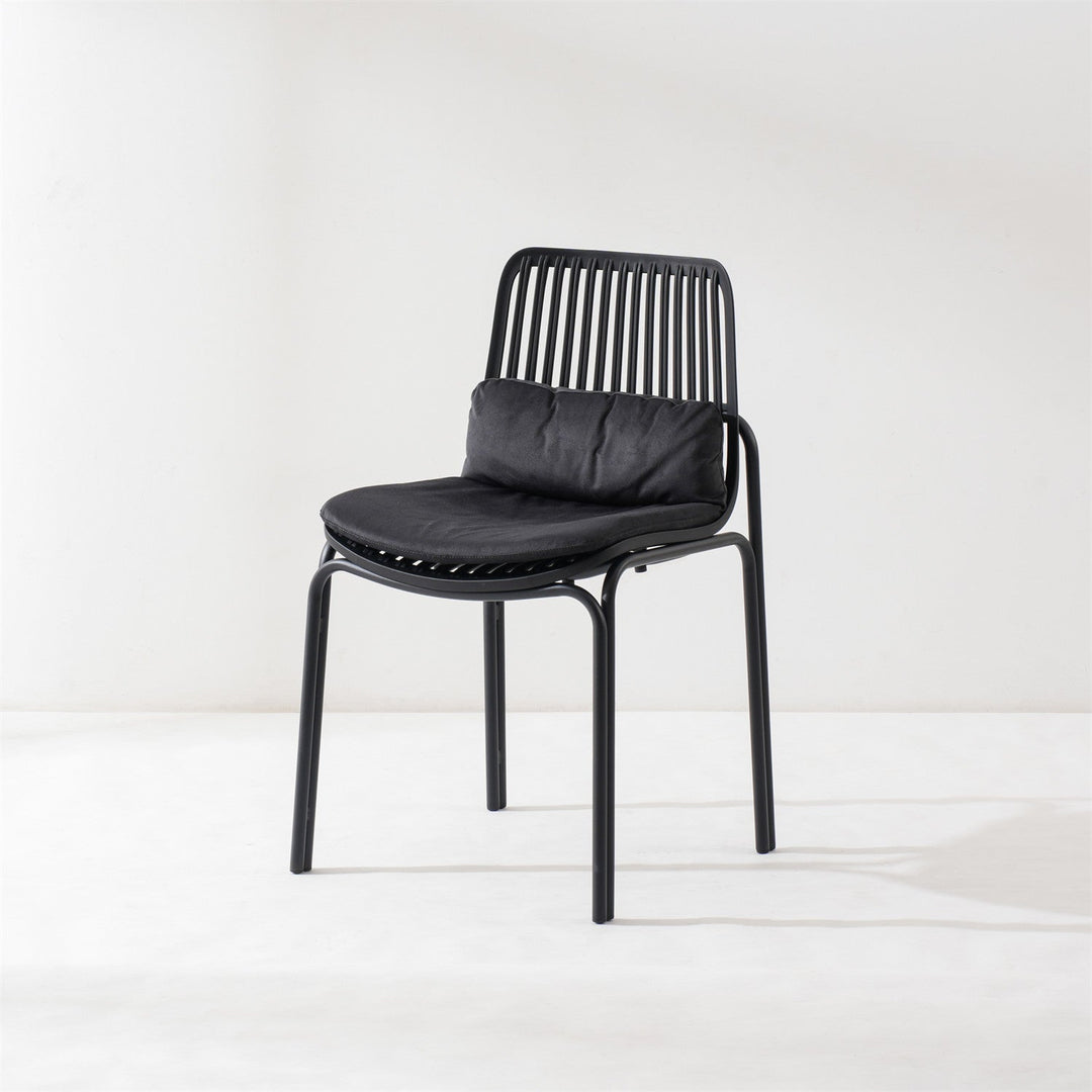 Chaise de salle à manger en plastique et métal avec dossier carré minimaliste moderne 