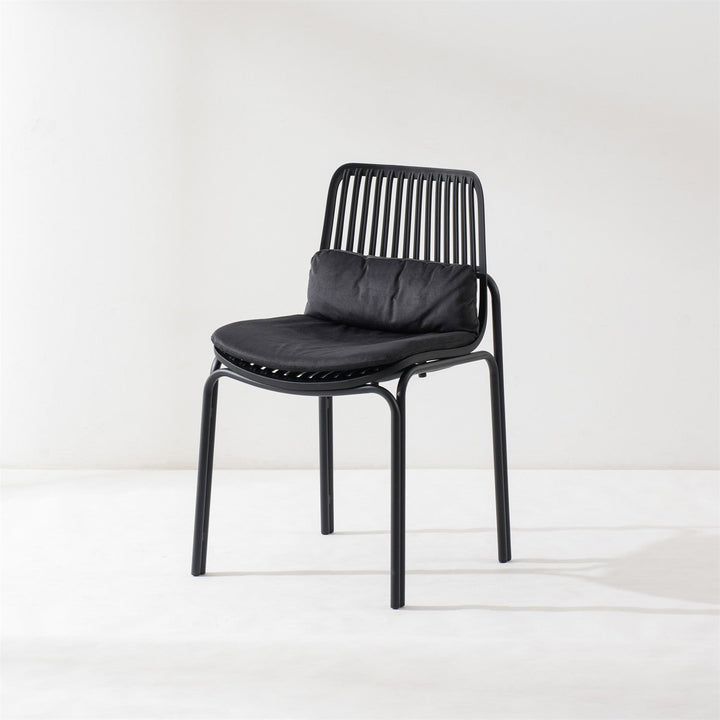 Chaise de salle à manger en plastique et métal avec dossier carré minimaliste moderne 