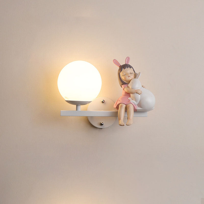 Zeitgenössische kreative Kinder Mädchen Einhorn Kugel Harz Eisen Glas 1-Licht Wandleuchte für Schlafzimmer 