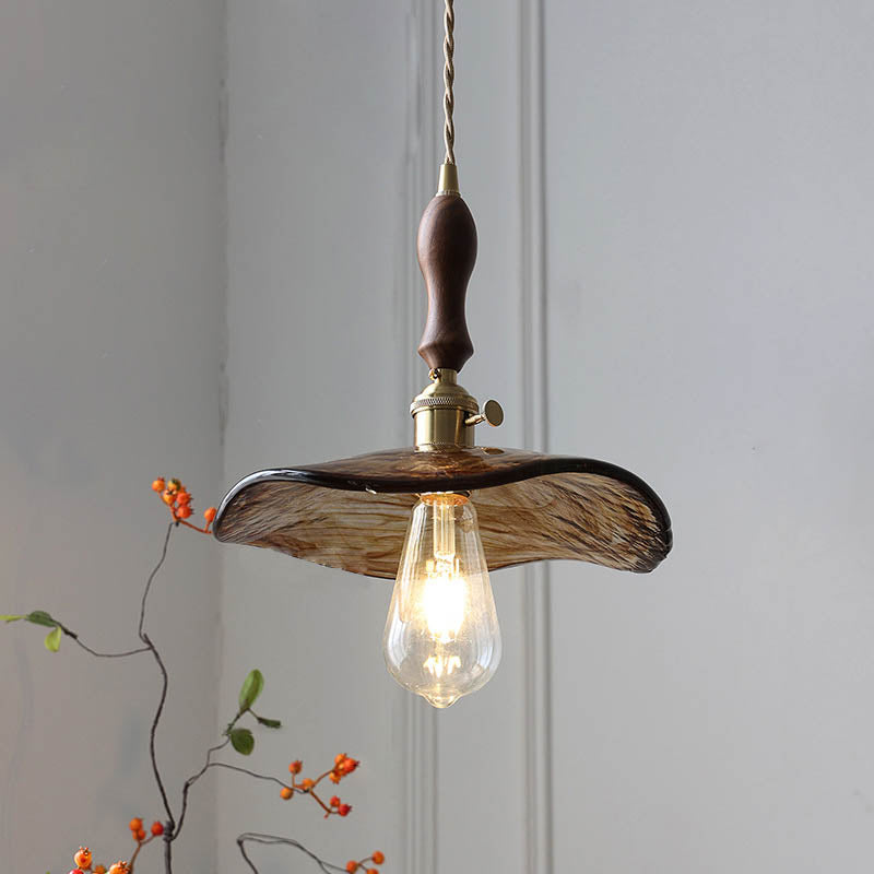 Moderne eklektische Pendelleuchte mit einem Licht aus bernsteinfarbenem Glas und Walnussfarbener Griff für das Wohnzimmer 