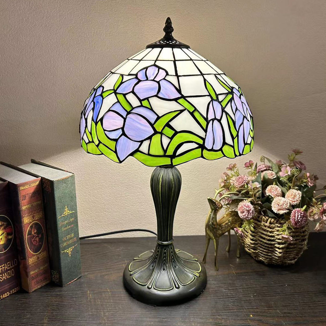 Lampe de table à 1 lumière avec dôme en verre métallique Tiffany traditionnel, motif raisin, fleur, libellule et papillon pour chevet 