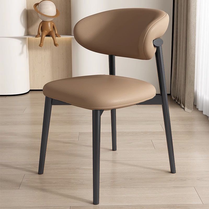 Moderna silla de comedor sin brazos de cuero nappa cuadrado nórdico contemporáneo con marco de metal para comedor 