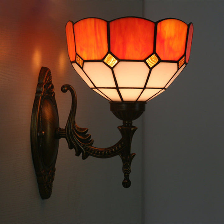 Applique murale en verre à demi-cercle traditionnel Tiffany 1 lumière pour chambre 