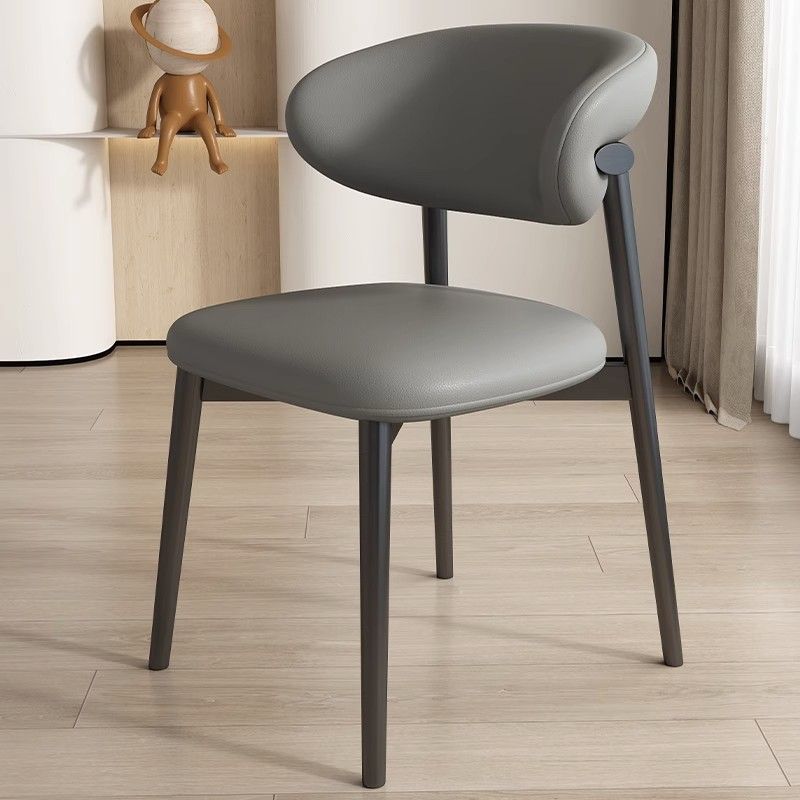 Moderna silla de comedor sin brazos de cuero nappa cuadrado nórdico contemporáneo con marco de metal para comedor 