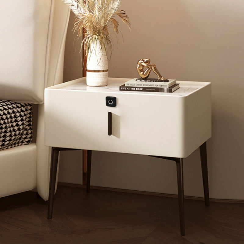 Zeitgenössischer skandinavischer rechteckiger Holz-Leder-Kohlenstoff-Legierungsnachttisch mit 1 Schublade und kabelloser Handy-Ladestation für das Bett 