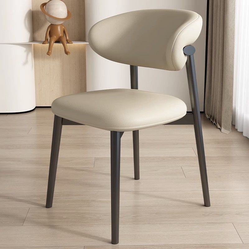 Moderna silla de comedor sin brazos de cuero nappa cuadrado nórdico contemporáneo con marco de metal para comedor 