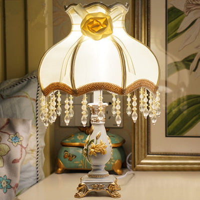 Traditional European Flower Pleated Fabric Resin Base 1-Light Table Lamp For Living Room