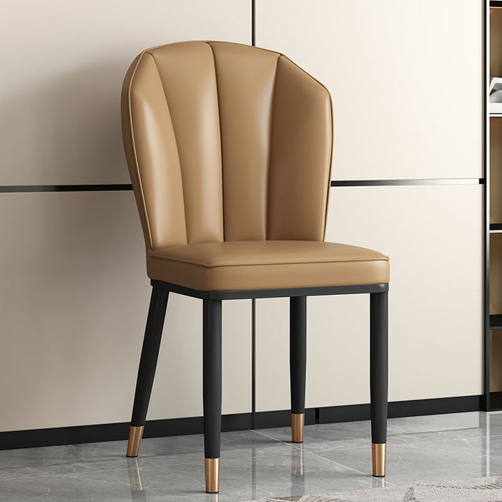 Chaise de salle à manger moderne en cuir artificiel de luxe en acier au carbone avec dossier en éponge carrée 
