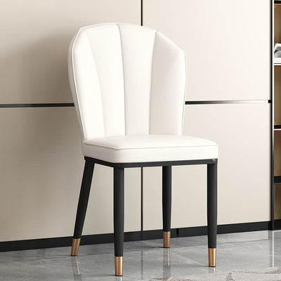 Chaise de salle à manger avec dossier en cuir moderne de luxe en acier au carbone et éponge, coque carrée pour salle à manger 