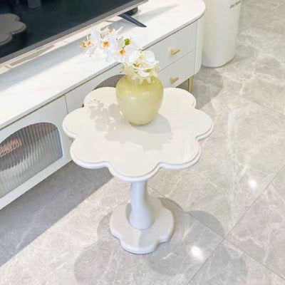 Zeitgenössischer skandinavischer Blütenblätter-Glas-Edelstahl-Beistelltisch 1-Ebene für das Wohnzimmer 