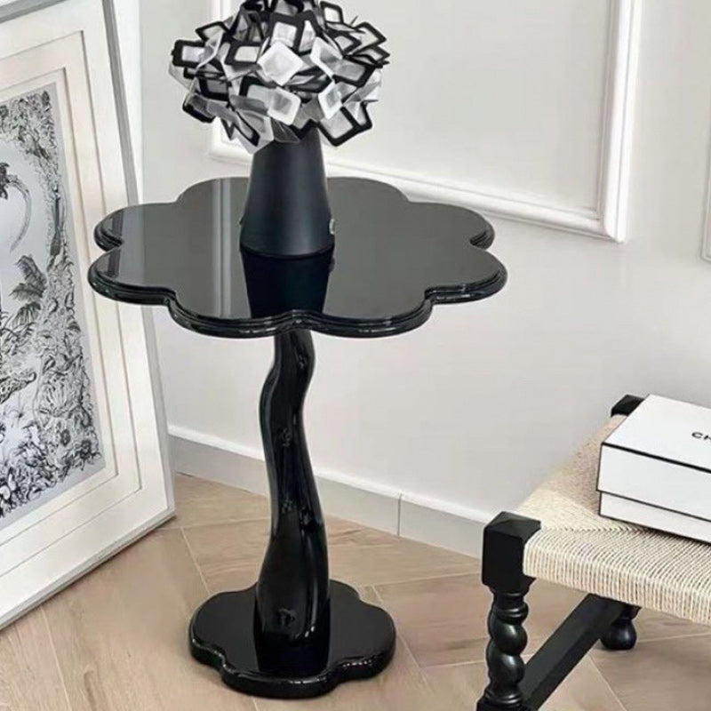 Zeitgenössischer skandinavischer Blütenblätter-Glas-Edelstahl-Beistelltisch 1-Ebene für das Wohnzimmer 