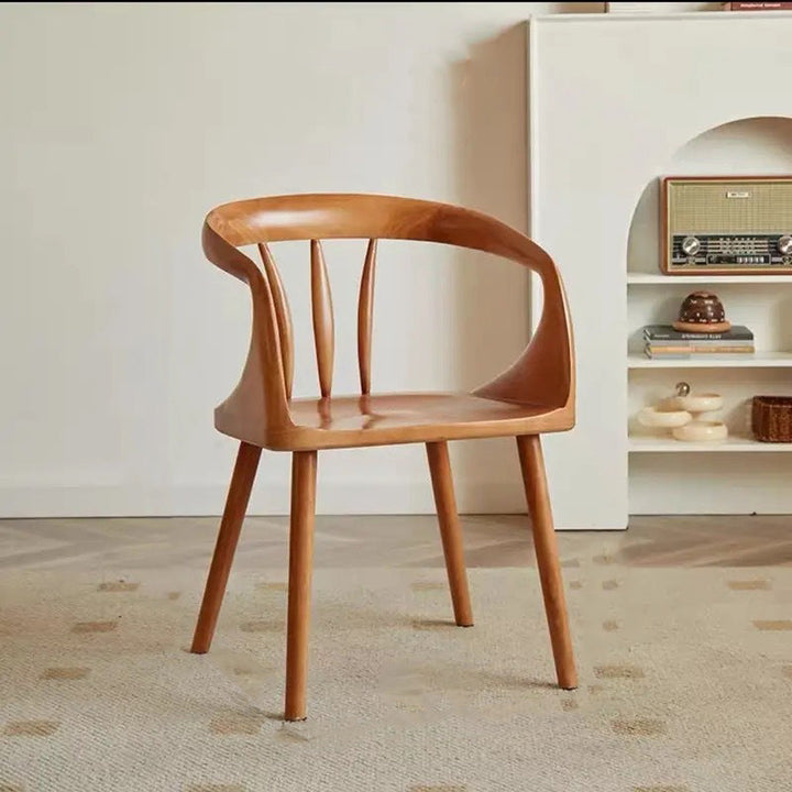 Zeitgenössischer skandinavischer quadratischer Esszimmerstuhl aus massivem Holz mit geschwungener Rückenlehne und Armlehne für das Esszimmer 