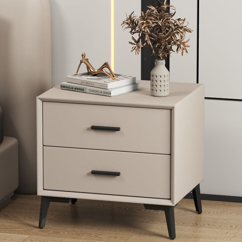 Table de nuit moderne de luxe en cuir microfibre carré avec placage de pierre et panneau en bois massif à 2 tiroirs pour chambre 