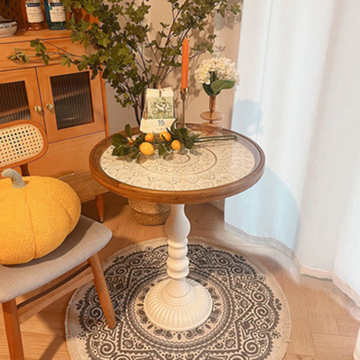 Traditioneller Vintage-Blumen-geprägter runder Massivholz-Beistelltisch 1-stufig für das Wohnzimmer 