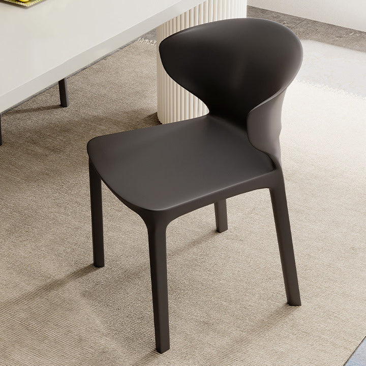 Zeitgenössischer skandinavischer PP-Kunststoff-Quadratischer ergonomisch gestalteter stapelbarer Esszimmerstuhl mit Rückenlehne für das Esszimmer 