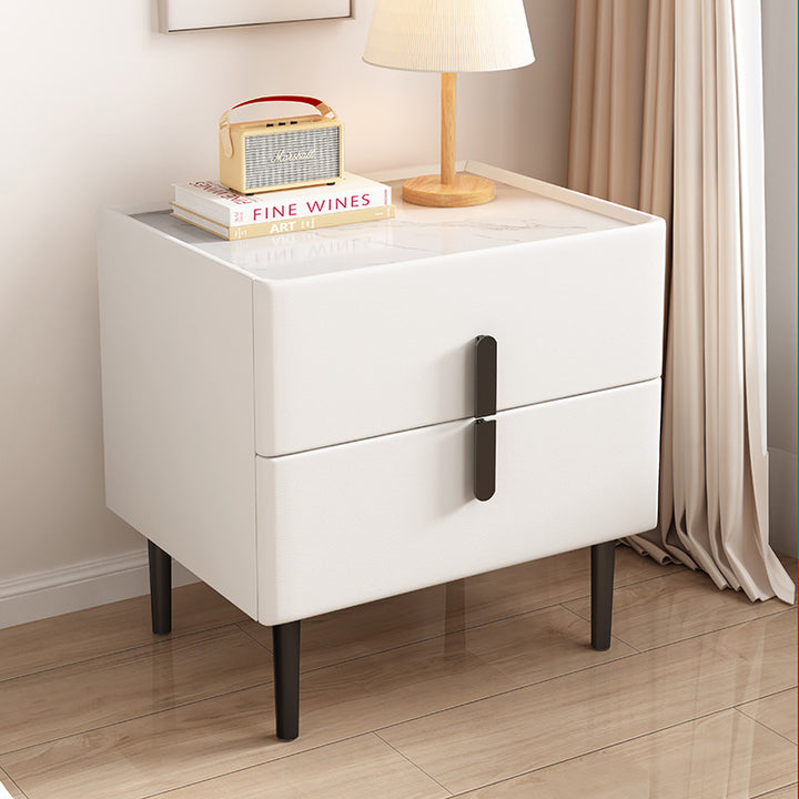 Table de chevet carré arrondi en pin, acier au carbone, cuir en microfibre, pierre frittée scandinave contemporaine à 2 tiroirs pour chambre 