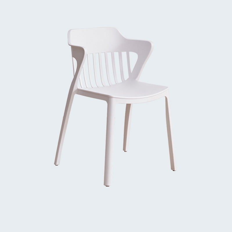 Moderner minimalistischer rechteckiger PVC-Esszimmerstuhl mit durchbrochener Rückenlehne ohne Armlehnen für das Esszimmer 
