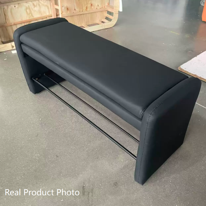 Banco zapatero moderno de lujo de cuero sintético para arañazos de gato, contrachapado y metal, con forma rectangular de esquinas redondeadas y almacenamiento para la entrada 