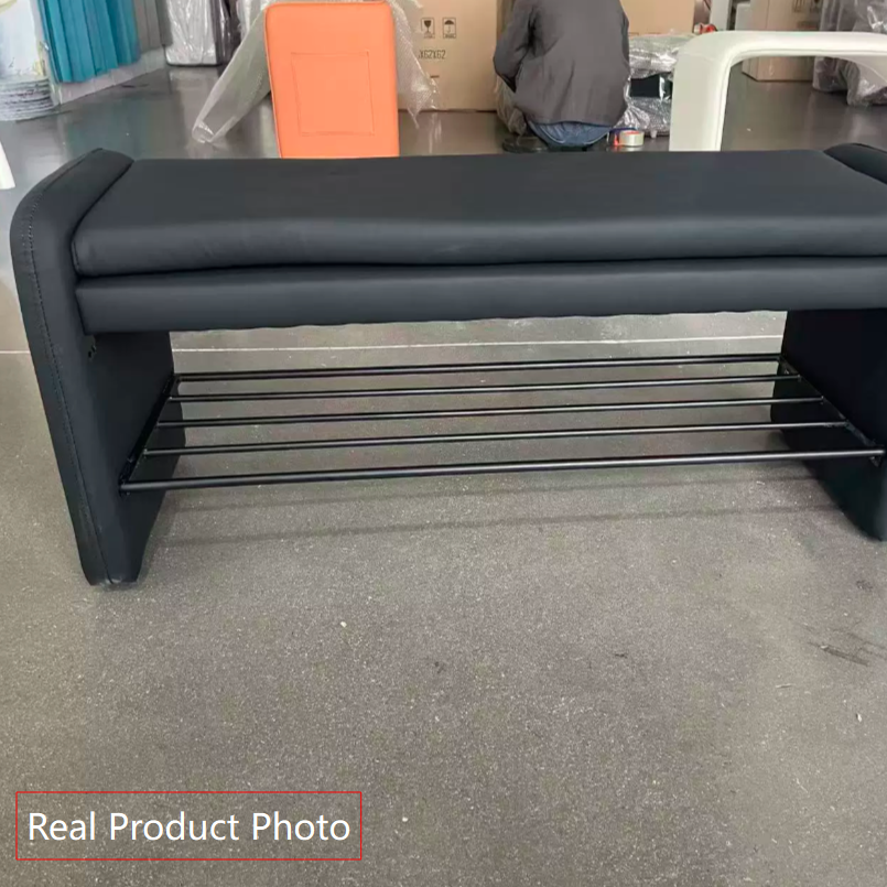 Banco zapatero moderno de lujo de cuero sintético para arañazos de gato, contrachapado y metal, con forma rectangular de esquinas redondeadas y almacenamiento para la entrada 