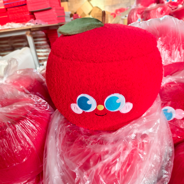 مقعد منخفض عصري إبداعي من خشب MDF مخملي على شكل تفاحة مع تخزين مخفي لغرفة المعيشة 
