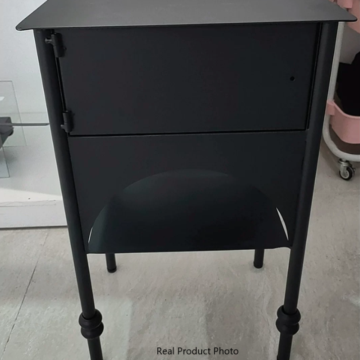 Zeitgenössischer Retro-Eisenbogen-Rechteckiger Nachttisch mit 2-stufigem Schrank für das Bett 