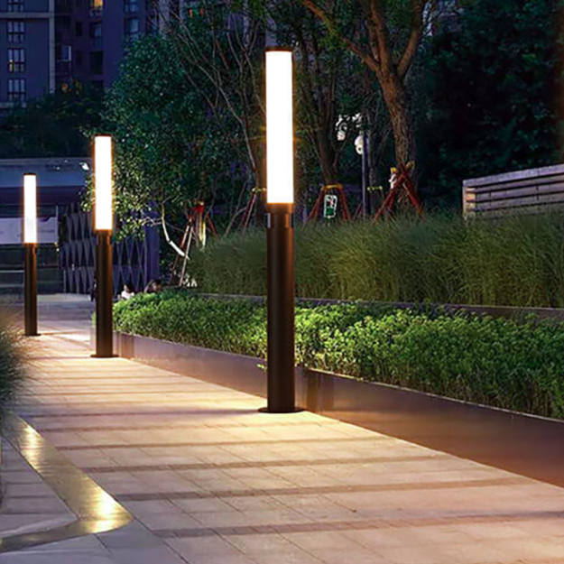 Moderne Acryl wasserdichte kreative Lippenstift-Design LED Outdoor Rasen Stehlampe 