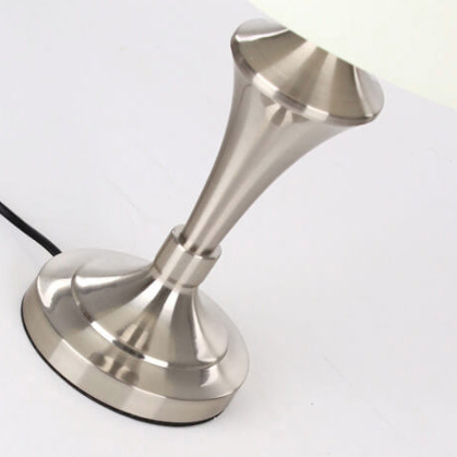 Nordischer minimalistischer beiger Stoff 1-Licht Tischlampe 