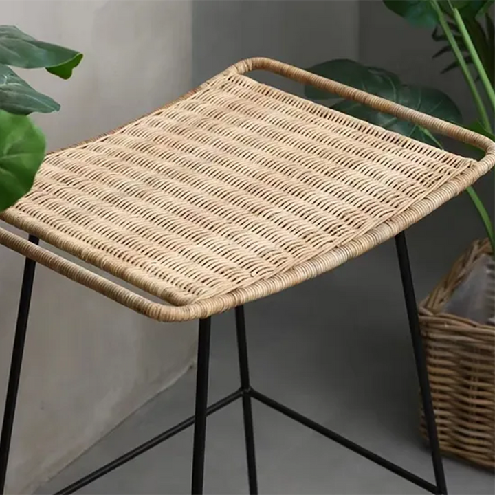 Curved-Seat Rattan Bar Stool - Lightweight Rattan Weaving Backless Stool For Dining Room