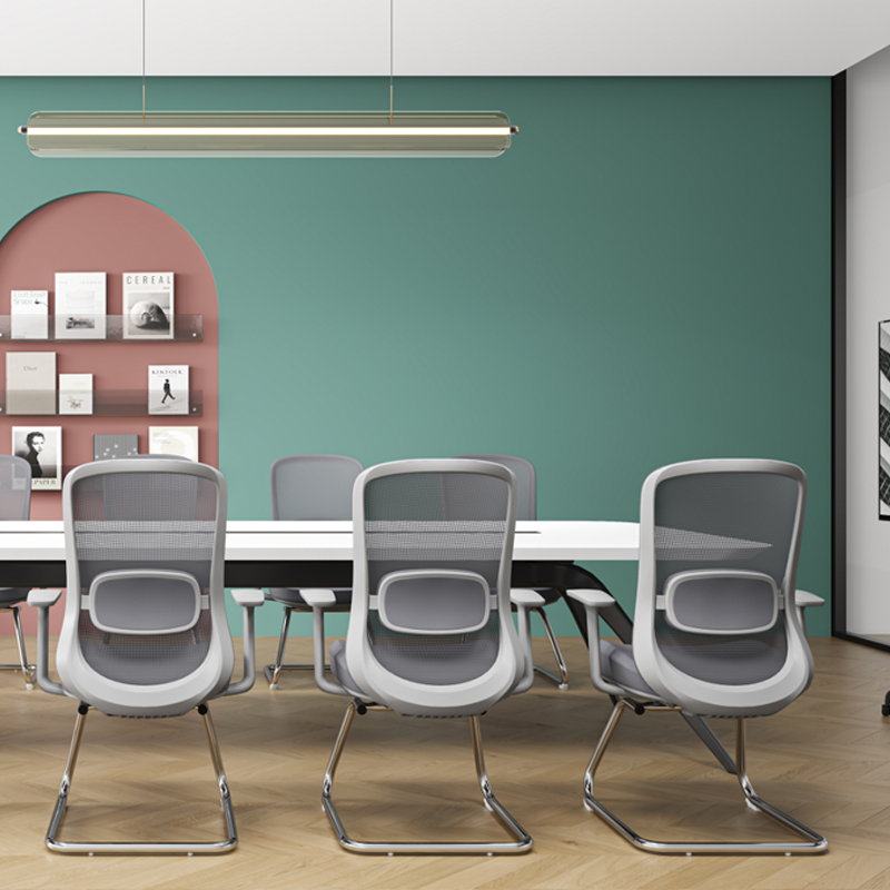 Silla de oficina ejecutiva moderna de malla transpirable - soporte ergonómico y estructura arqueada cromada para despacho en casa 