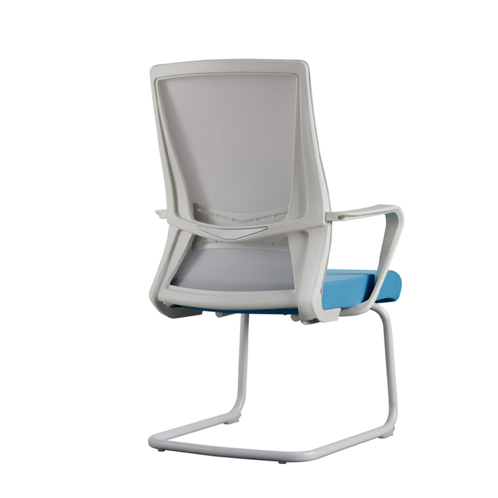 Moderner Executive-Meshstuhl mit hoher Rückenlehne und ergonomischer Unterstützung – Schreibtischstuhl mit blauem Sitzkissen und weißem Gestell fürs Homeoffice 