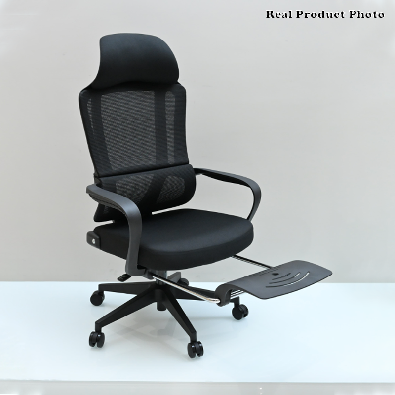 Moderner ergonomischer Executive-Bürostuhl mit Fußstütze – Schreibtischstuhl mit hoher Netzrückenlehne und 150°-Neigung fürs Homeoffice 