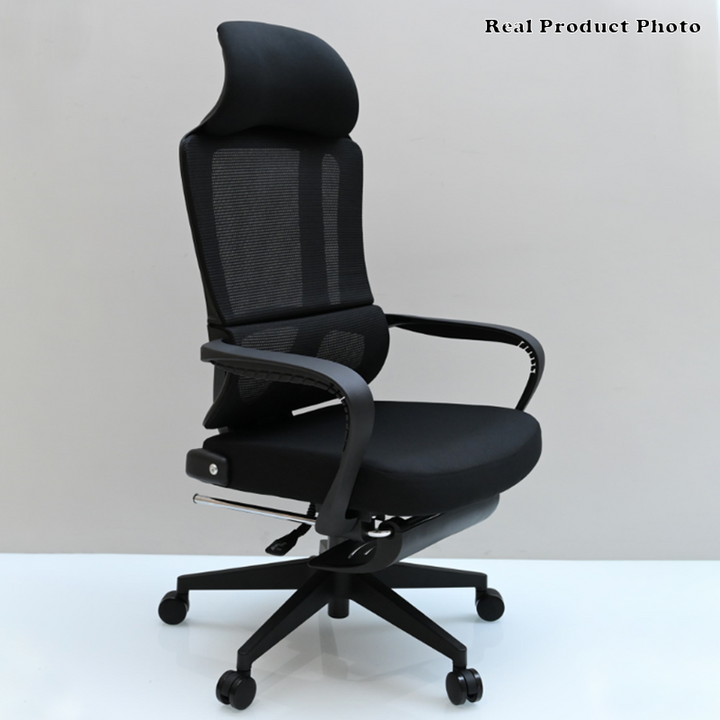 Moderner ergonomischer Executive-Bürostuhl mit Fußstütze – Schreibtischstuhl mit hoher Netzrückenlehne und 150°-Neigung fürs Homeoffice 