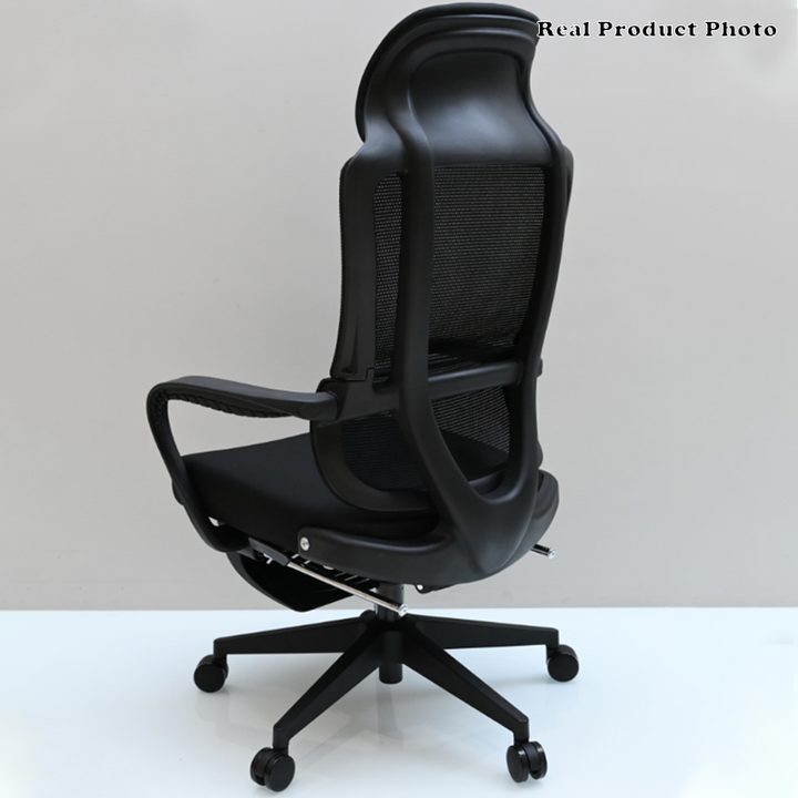 Moderner ergonomischer Executive-Bürostuhl mit Fußstütze – Schreibtischstuhl mit hoher Netzrückenlehne und 150°-Neigung fürs Homeoffice 