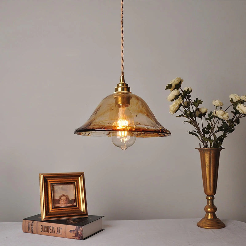 Zeitgenössische Retro Messing geometrische quadratische Bernstein Glas Schatten 1-Licht Pendelleuchte für Wohnzimmer