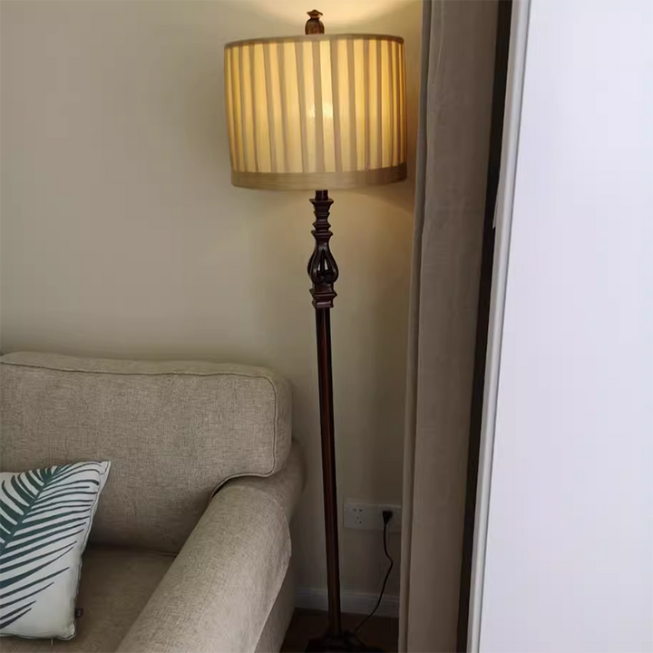 Moderne europäische Retro-Plissee-Stoff 1-Licht Stehende Stehlampe 