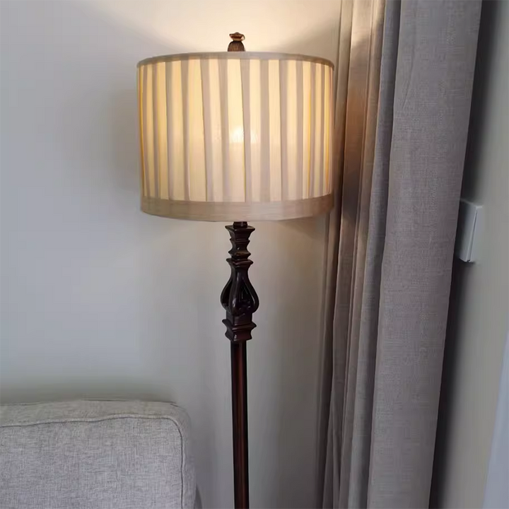 Moderne europäische Retro-Plissee-Stoff 1-Licht Stehende Stehlampe 