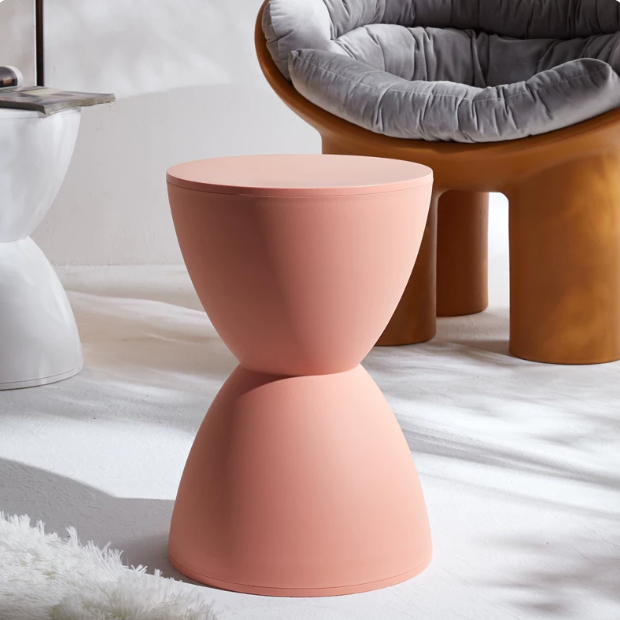 Chaise en plastique ronde en forme de sablier minimaliste moderne sans dossier pour salon 