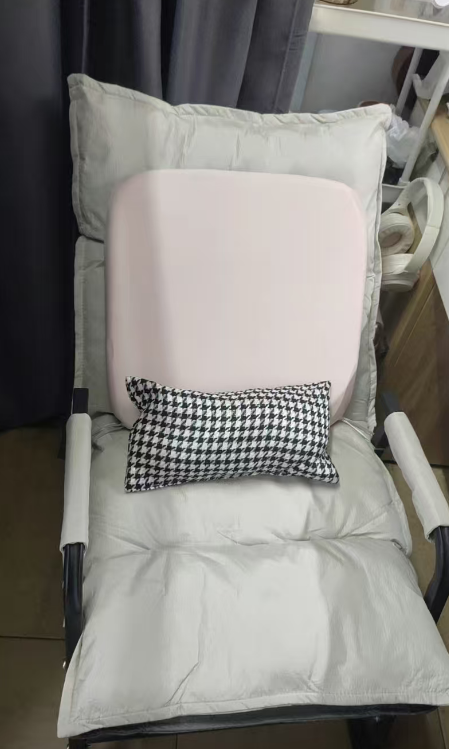 Moderner minimalistischer Stoff Kohlenstoffstahl Baumwolle quadratischer Schreibtischstuhl Fußstütze Rückenlehne verstellbar für Home Office 
